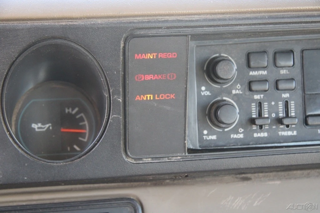 1990 Dodge Ram Van - Image 15 of 21