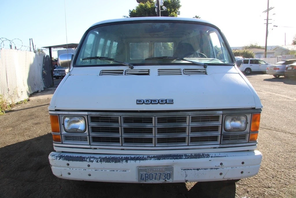 1990 Dodge Ram Van - Image 8 of 21