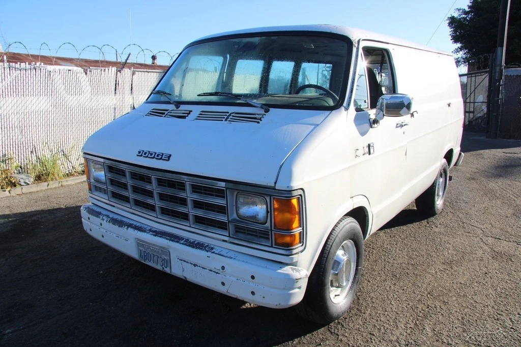 1990 Dodge Ram Van - Image 2 of 21