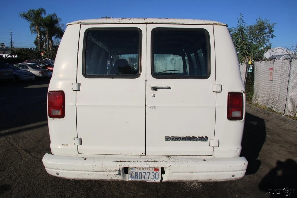 1990 Dodge Ram Van - Image 5 of 21