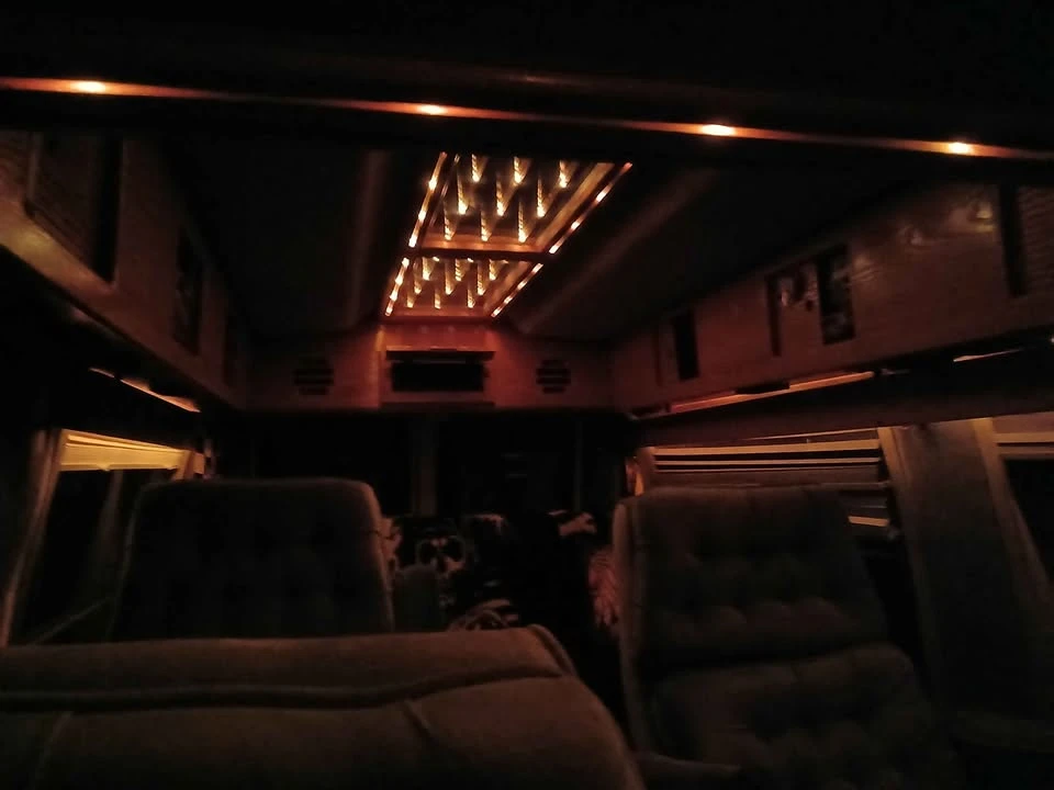 1990 Dodge Ram Van - Image 8 of 11