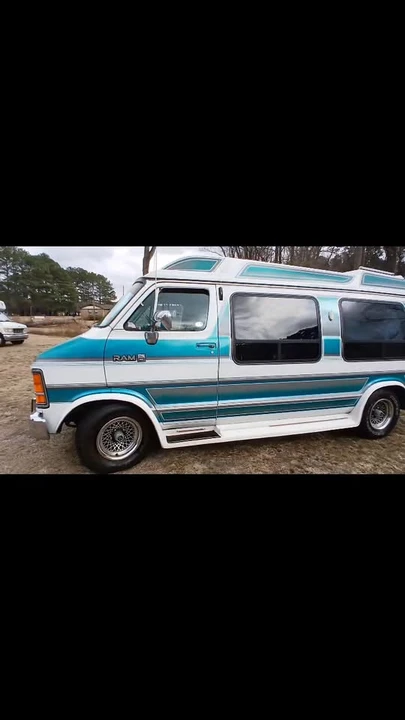 1990 Dodge Ram Van - Image 11 of 11