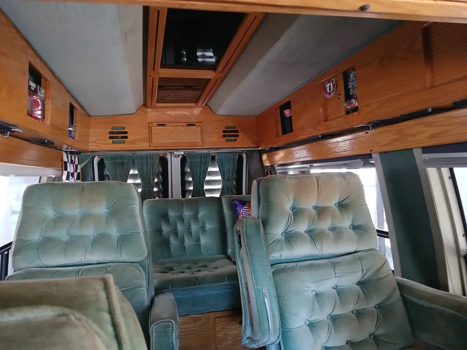 1990 Dodge Ram Van - Image 6 of 11