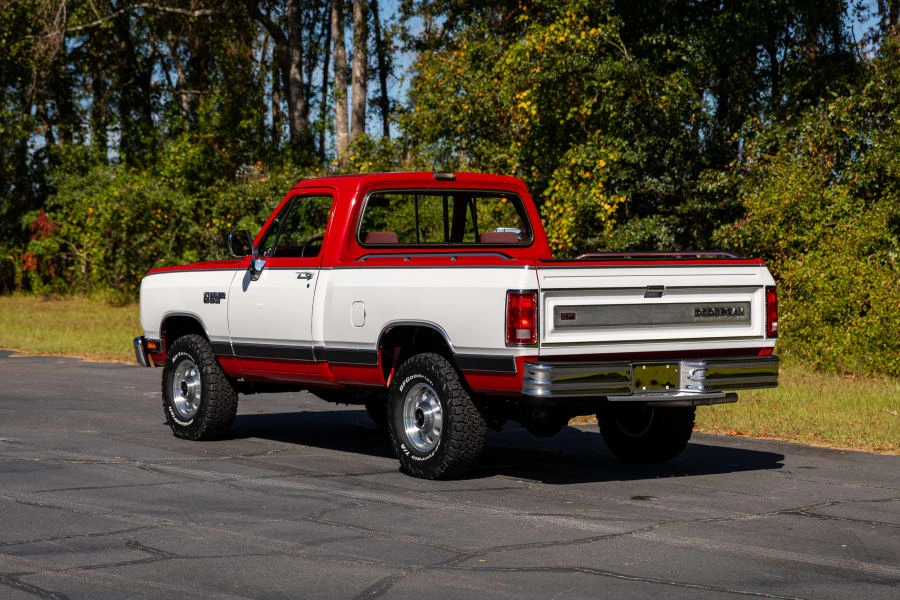 1990 Dodge Ram 1st Gen - Image 14 of 31