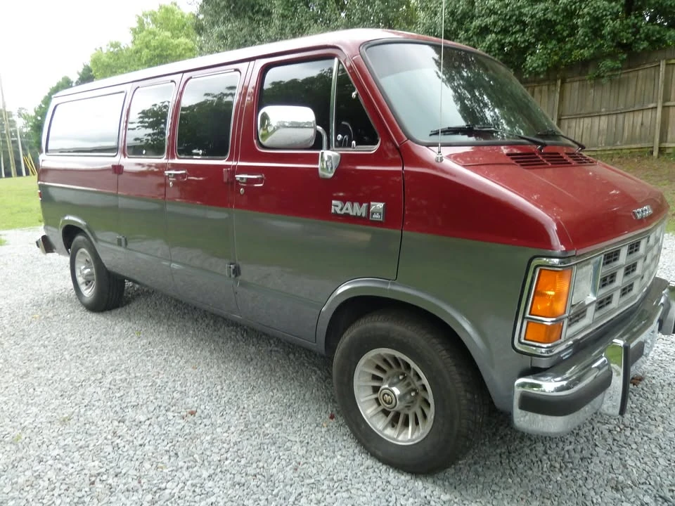 1990 Dodge Ram Van - Image 4 of 21