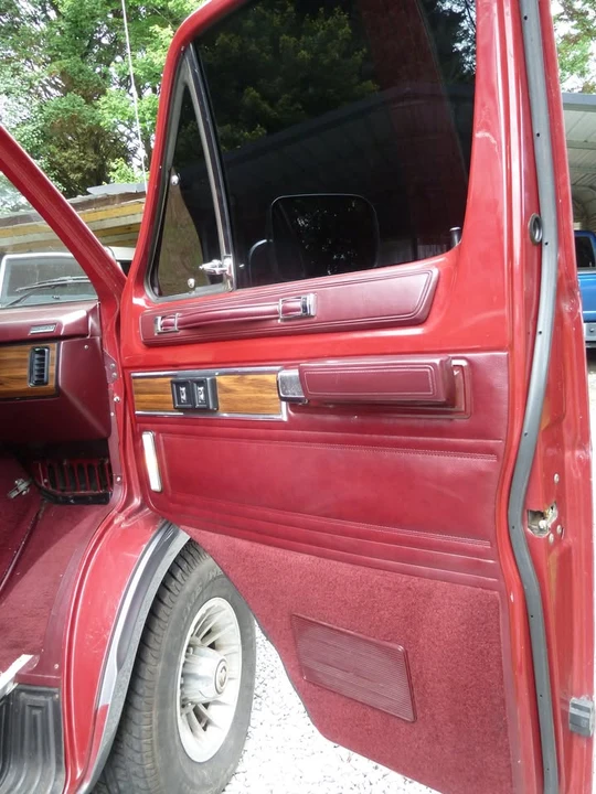1990 Dodge Ram Van - Image 11 of 21