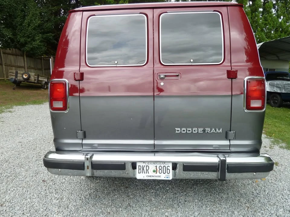 1990 Dodge Ram Van - Image 7 of 21