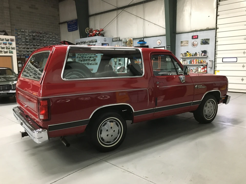 1990 Dodge Ramcharger - Image 20 of 31