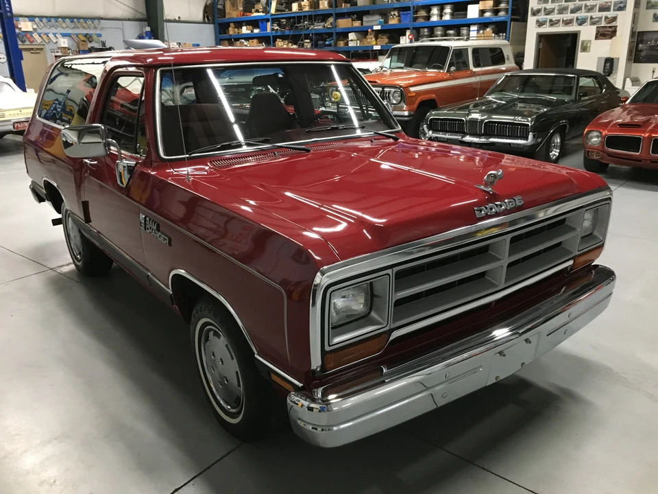 1990 Dodge Ramcharger - Image 13 of 31