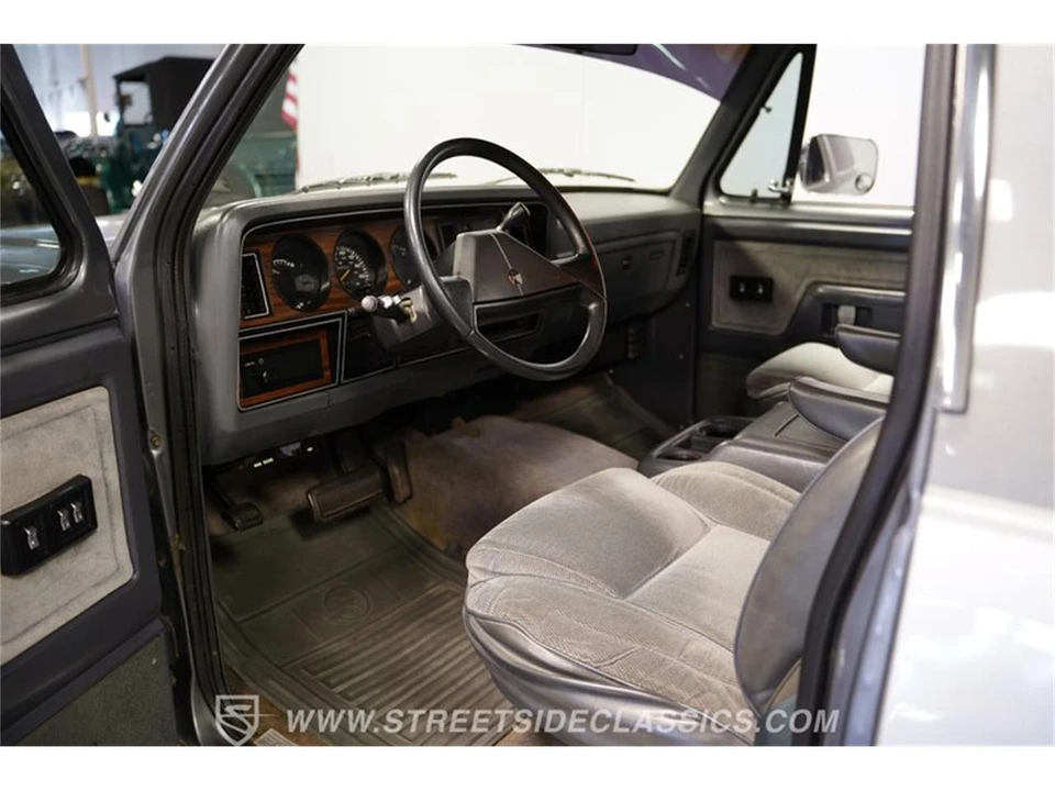 1990 Dodge Ramcharger - Image 2 of 31