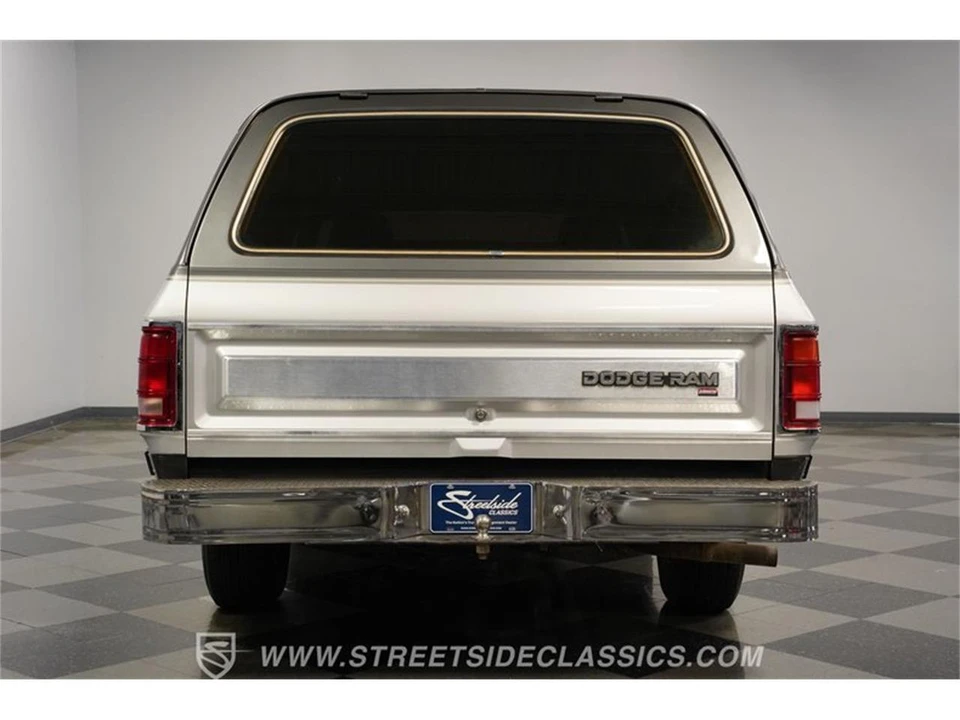 1990 Dodge Ramcharger - Image 8 of 31