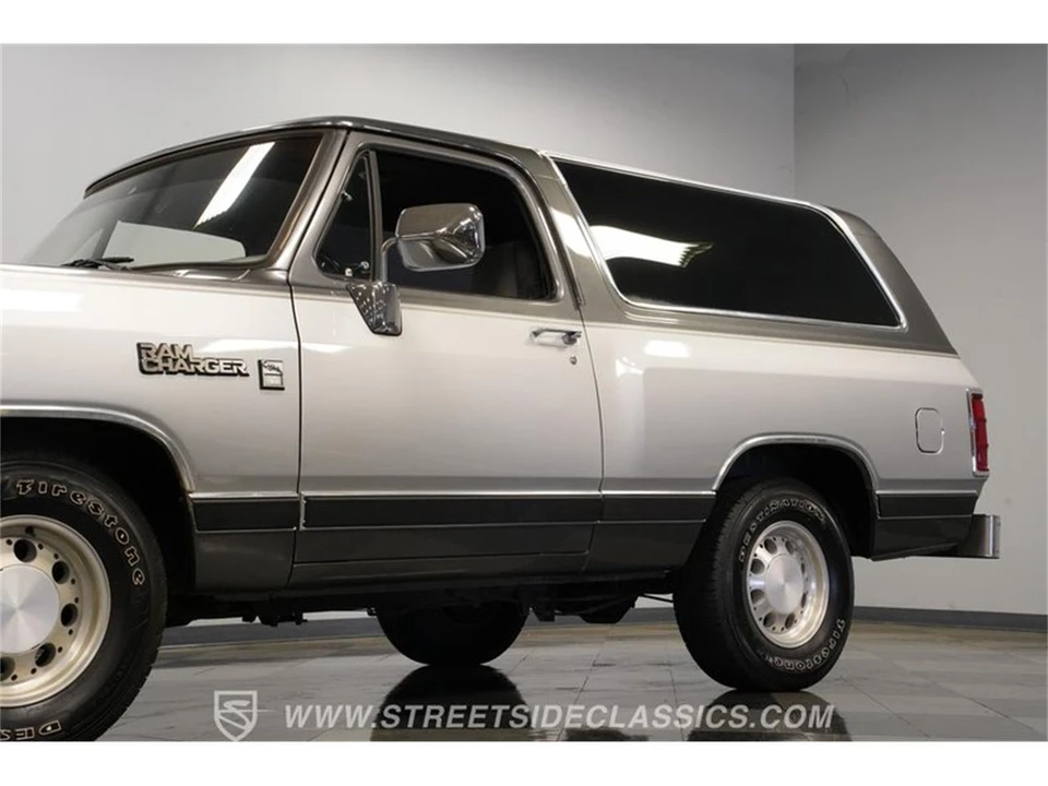 1990 Dodge Ramcharger - Image 20 of 31