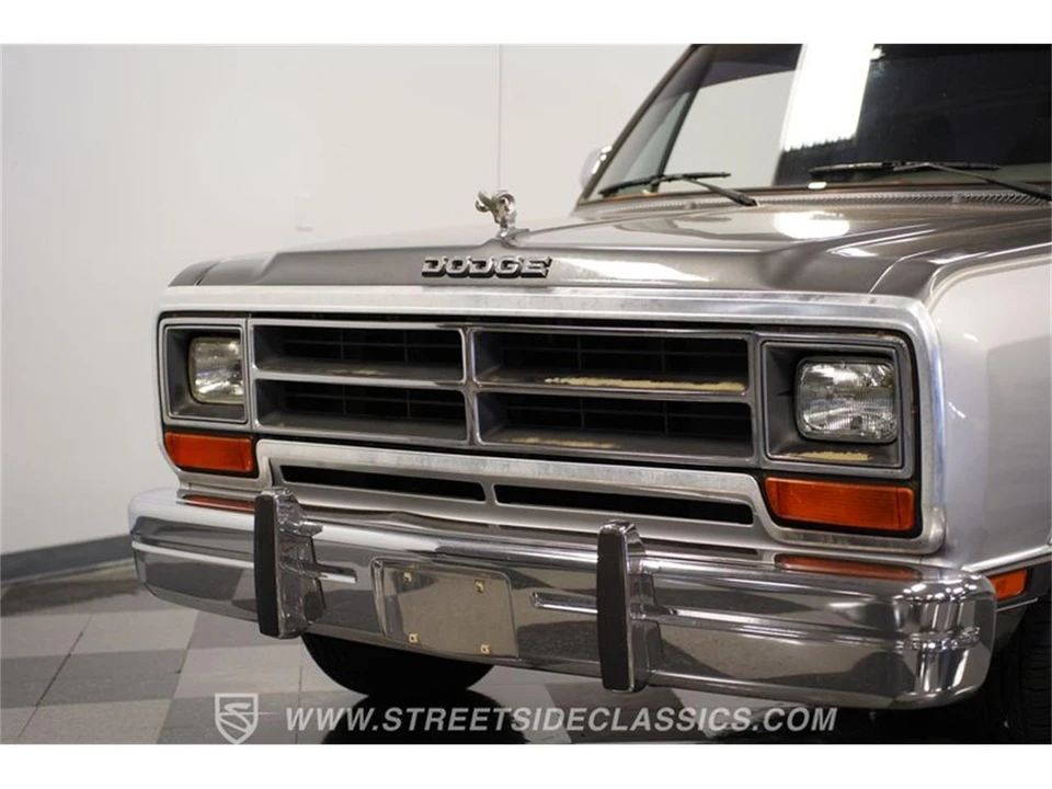 1990 Dodge Ramcharger - Image 17 of 31
