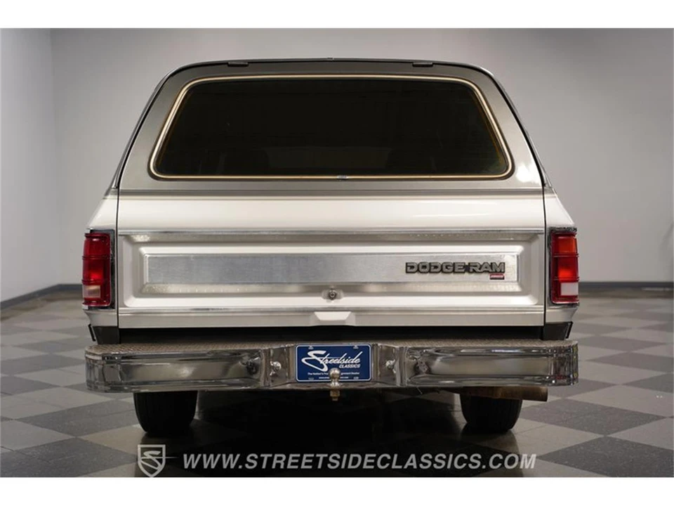 1990 Dodge Ramcharger - Image 23 of 31