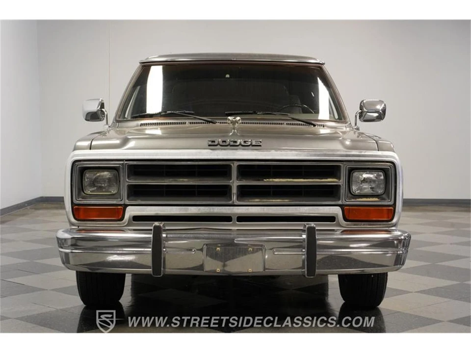 1990 Dodge Ramcharger - Image 15 of 31