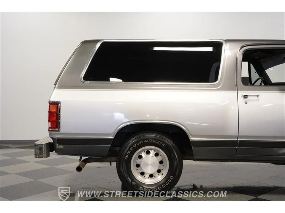 1990 Dodge Ramcharger - Image 27 of 31