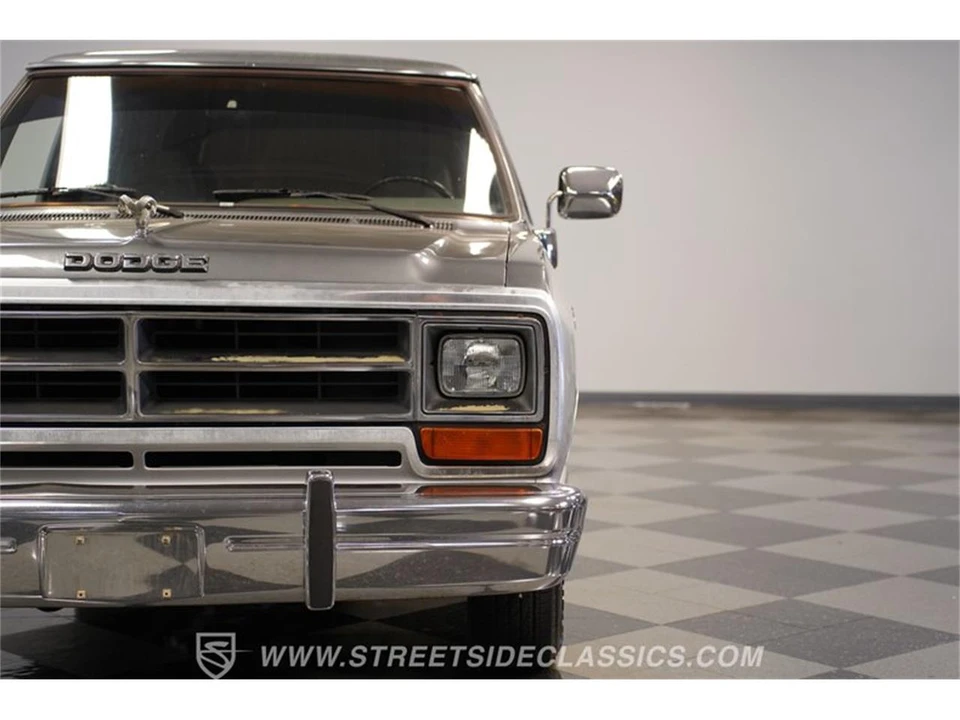 1990 Dodge Ramcharger - Image 18 of 31
