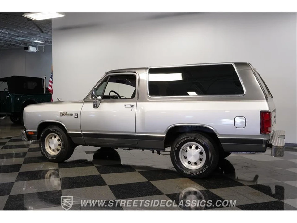 1990 Dodge Ramcharger - Image 6 of 31