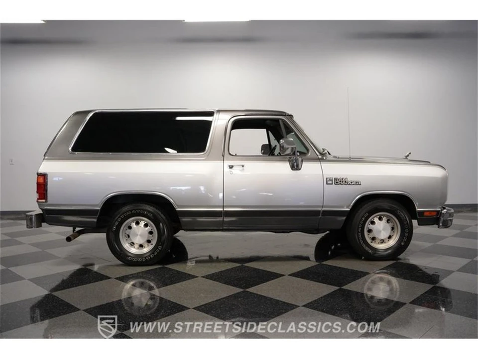 1990 Dodge Ramcharger - Image 12 of 31