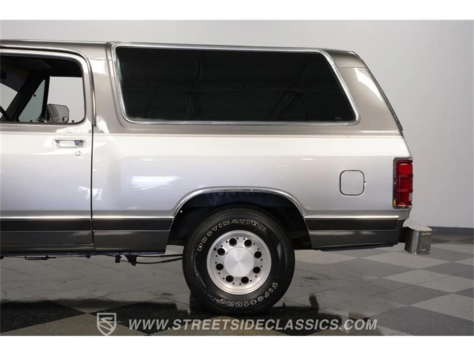 1990 Dodge Ramcharger - Image 22 of 31