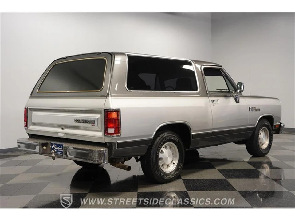1990 Dodge Ramcharger - Image 10 of 31