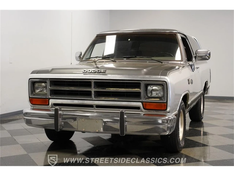 1990 Dodge Ramcharger - Image 16 of 31