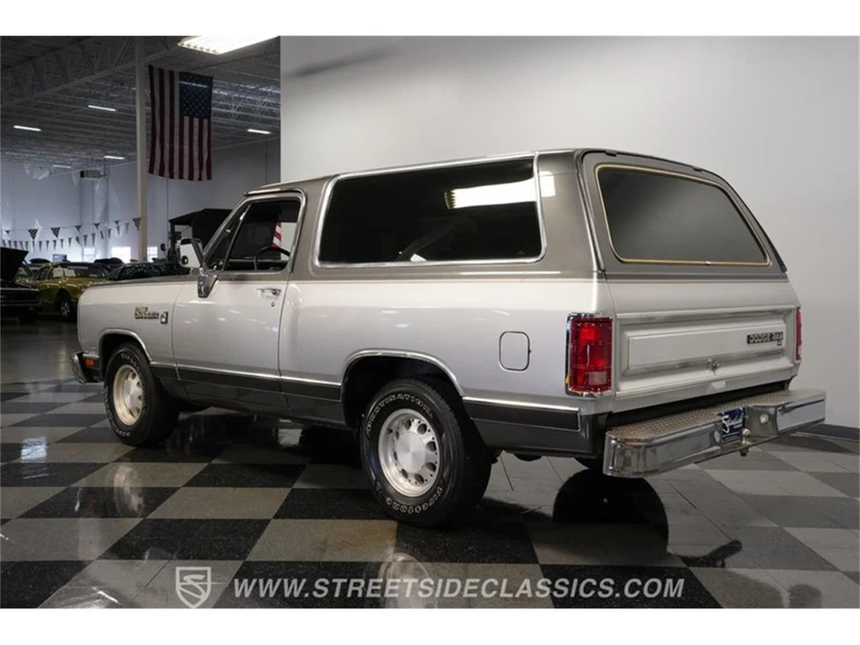 1990 Dodge Ramcharger - Image 7 of 31