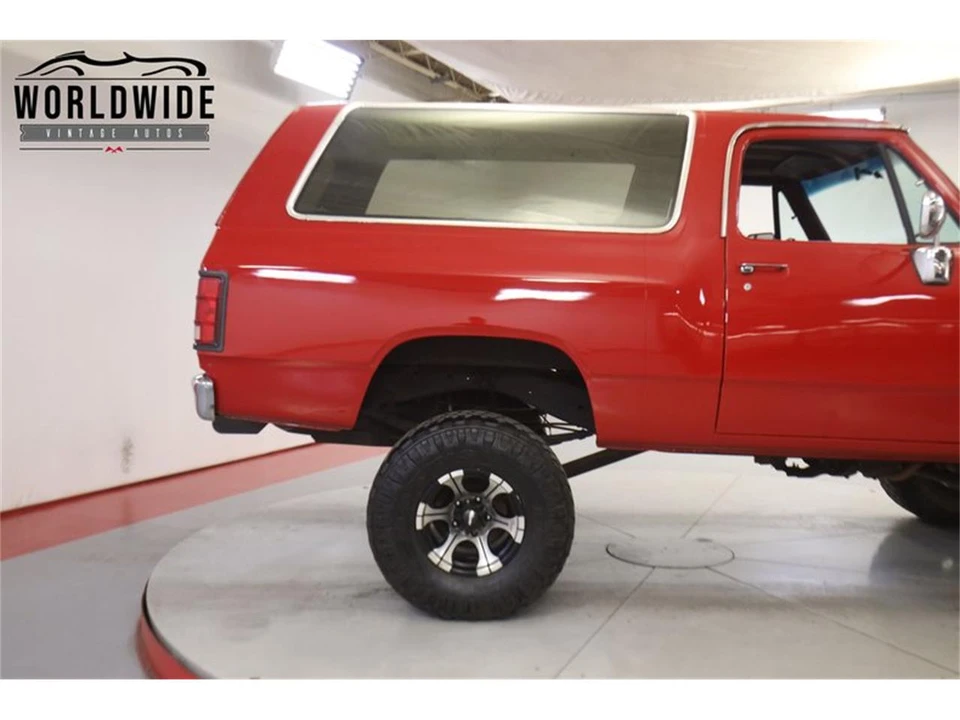 1990 Dodge Ramcharger - Image 9 of 31