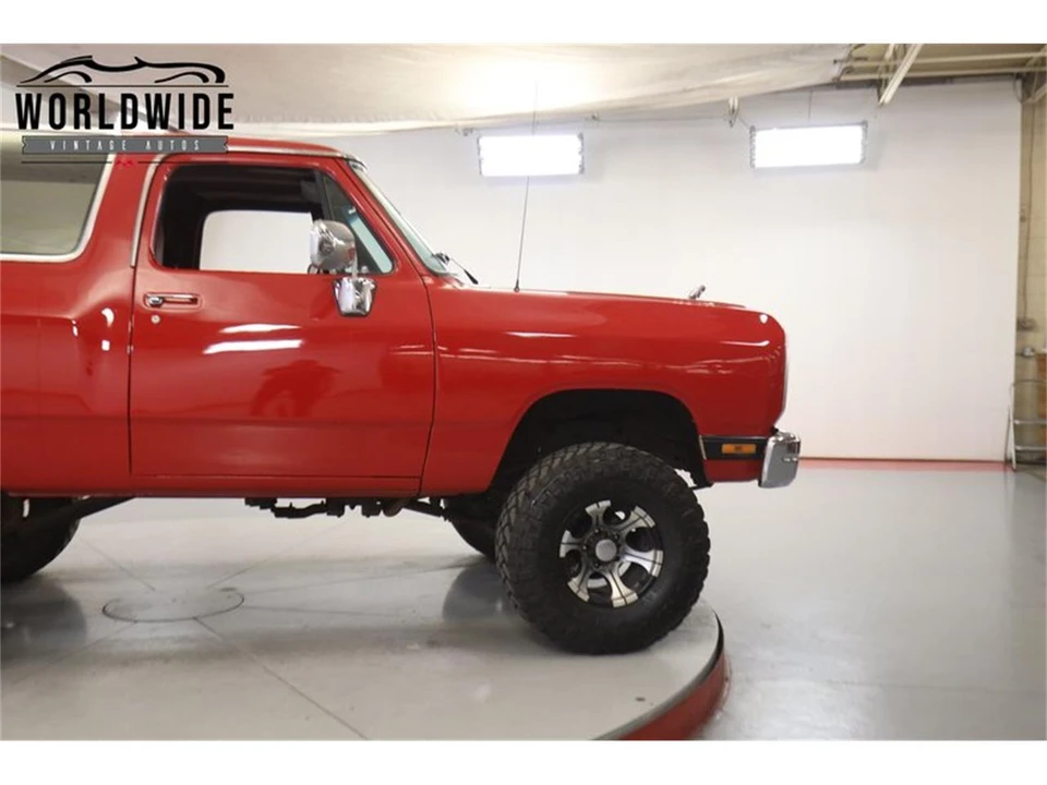 1990 Dodge Ramcharger - Image 8 of 31