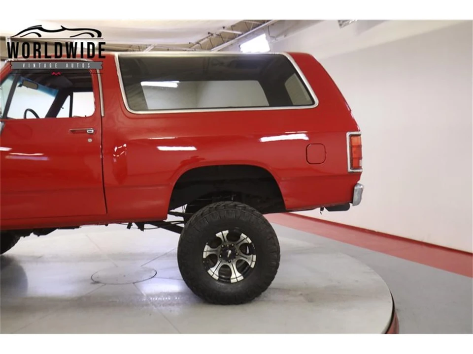 1990 Dodge Ramcharger - Image 10 of 31