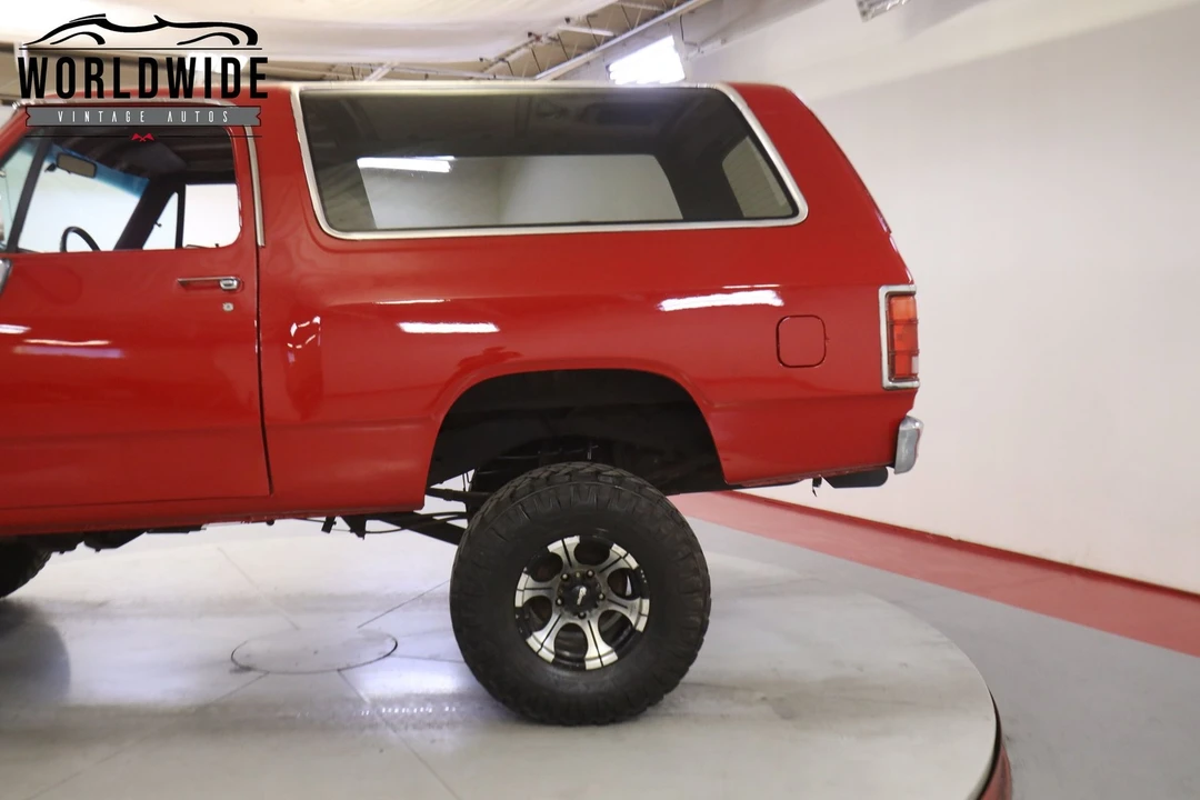 1990 Dodge Ramcharger - Image 10 of 12