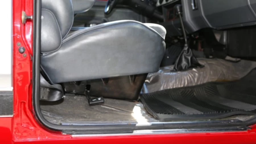 1990 Dodge Ramcharger - Image 9 of 19
