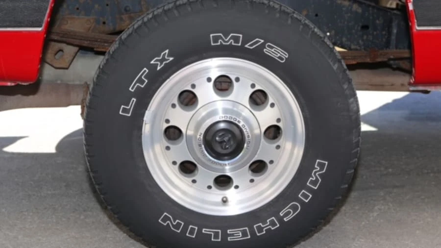 1990 Dodge Ramcharger - Image 13 of 19