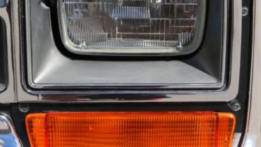 1990 Dodge Ramcharger - Image 15 of 19