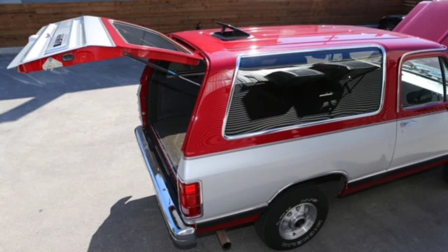 1990 Dodge Ramcharger - Image 17 of 19