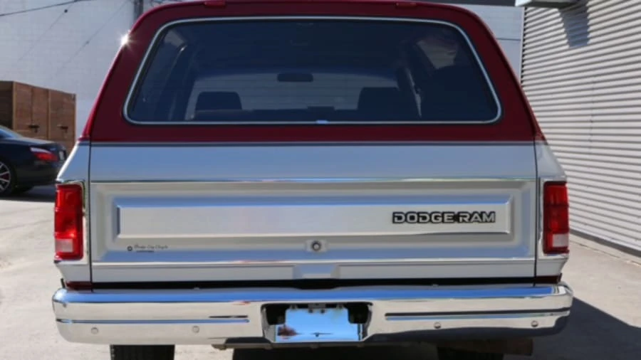 1990 Dodge Ramcharger - Image 18 of 19