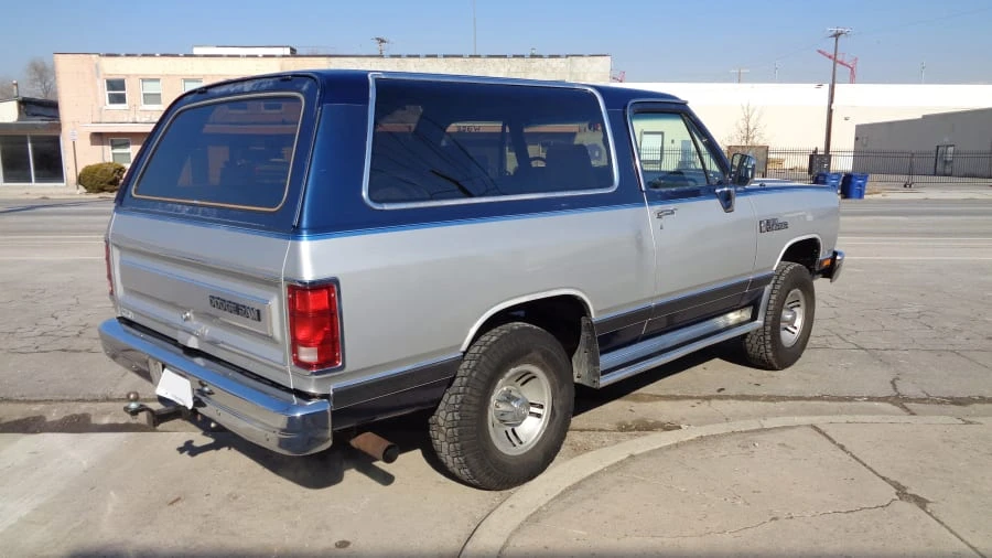 1990 Dodge Ramcharger - Image 3 of 24