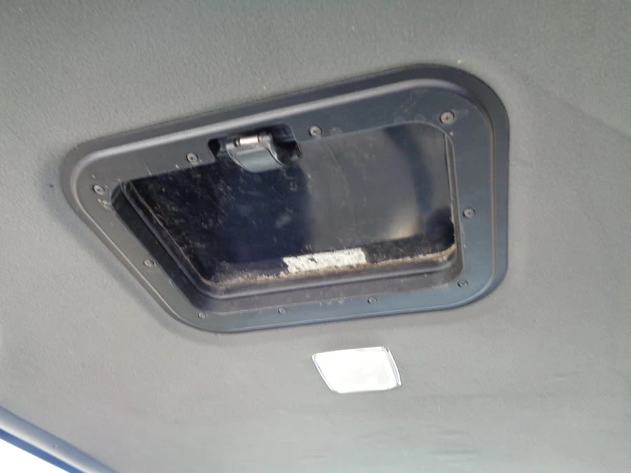 1990 Dodge Ramcharger - Image 14 of 24