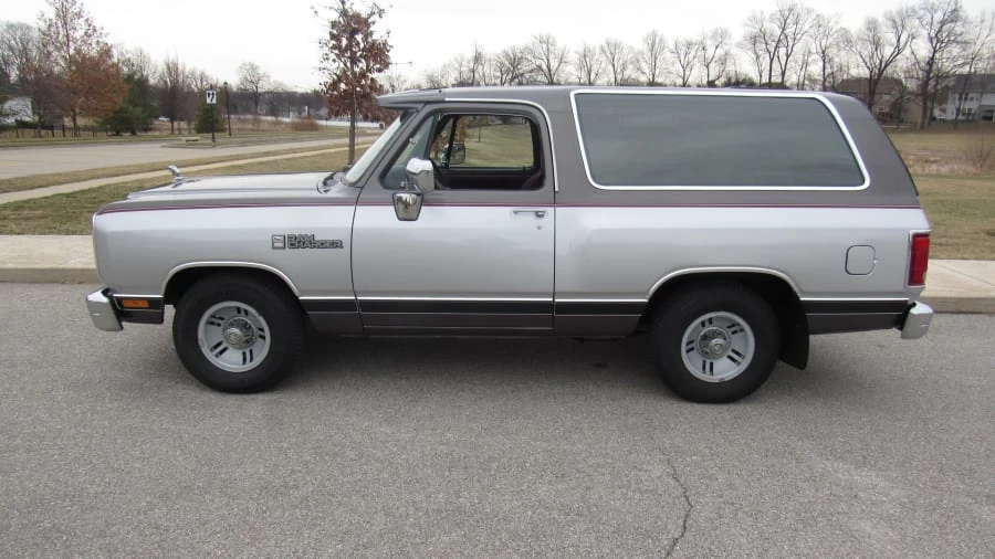 1990 Dodge Ramcharger - Image 2 of 9