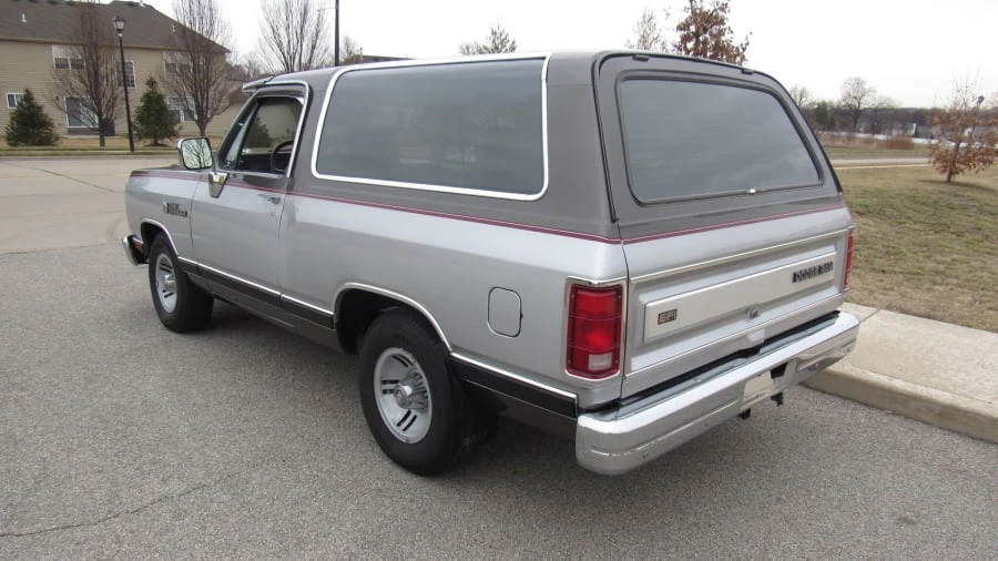 1990 Dodge Ramcharger - Image 3 of 9