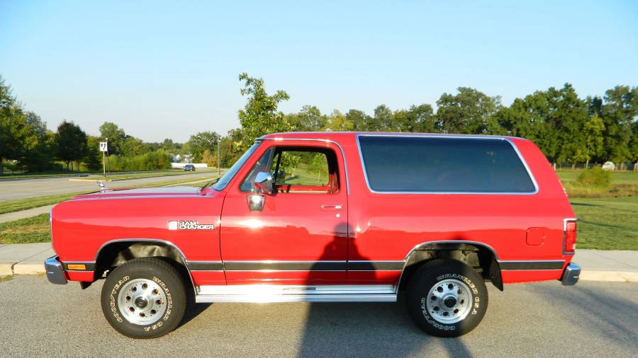 1990 Dodge Ramcharger - Image 2 of 9