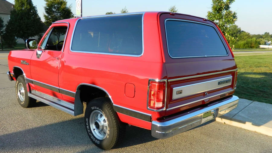 1990 Dodge Ramcharger - Image 3 of 9