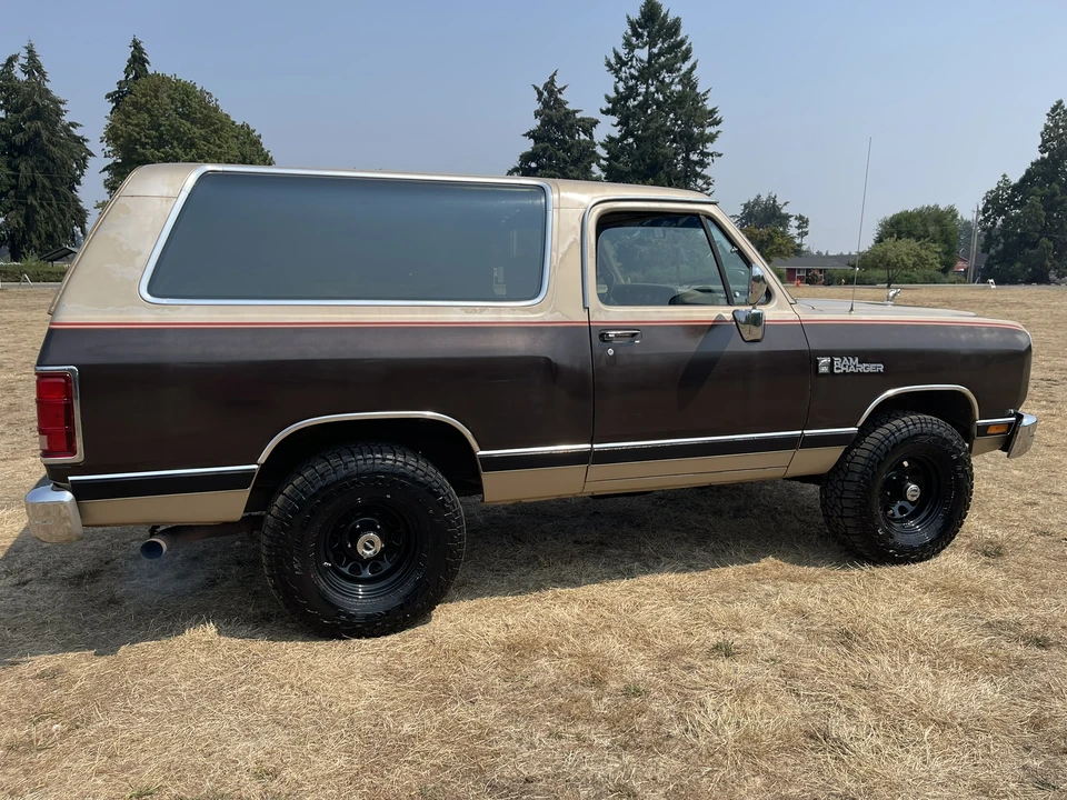 1990 Dodge Ramcharger - Image 24 of 31