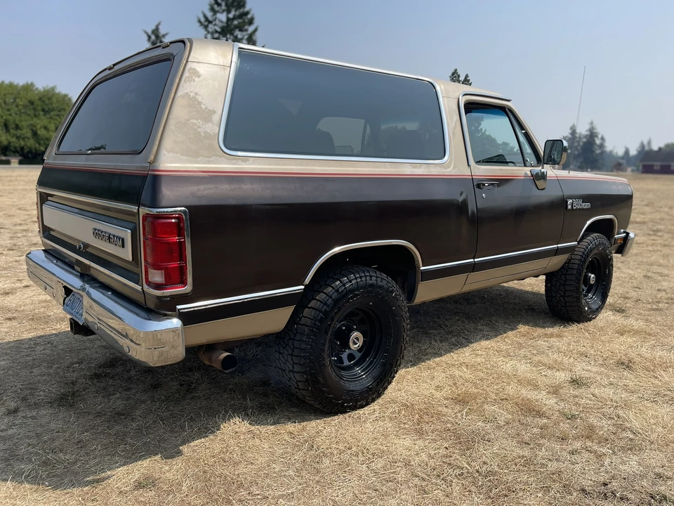 1990 Dodge Ramcharger - Image 22 of 31