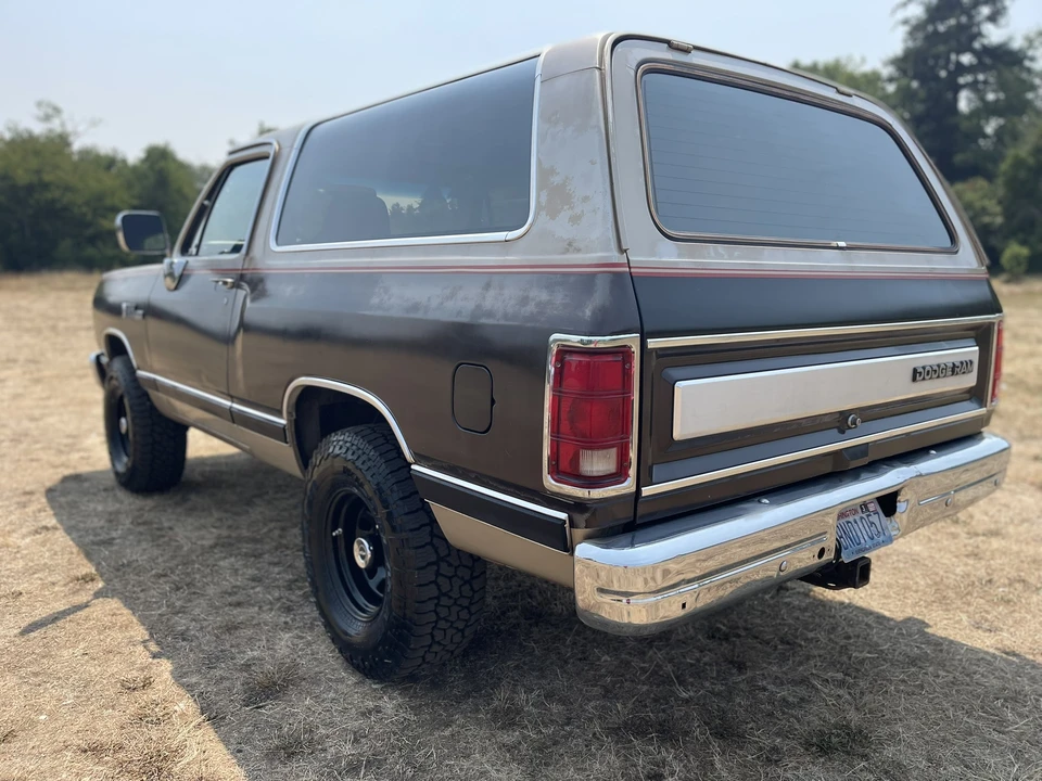1990 Dodge Ramcharger - Image 16 of 31