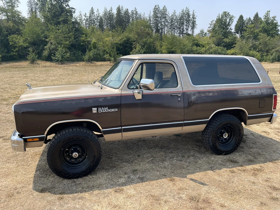 1990 Dodge Ramcharger - Image 11 of 31