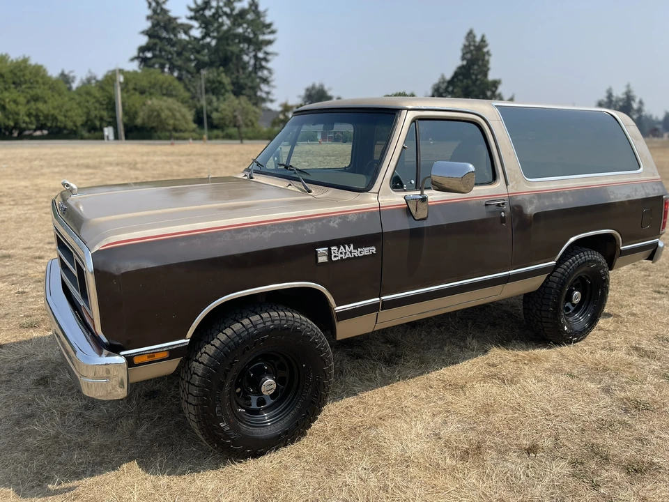 1990 Dodge Ramcharger - Image 9 of 31