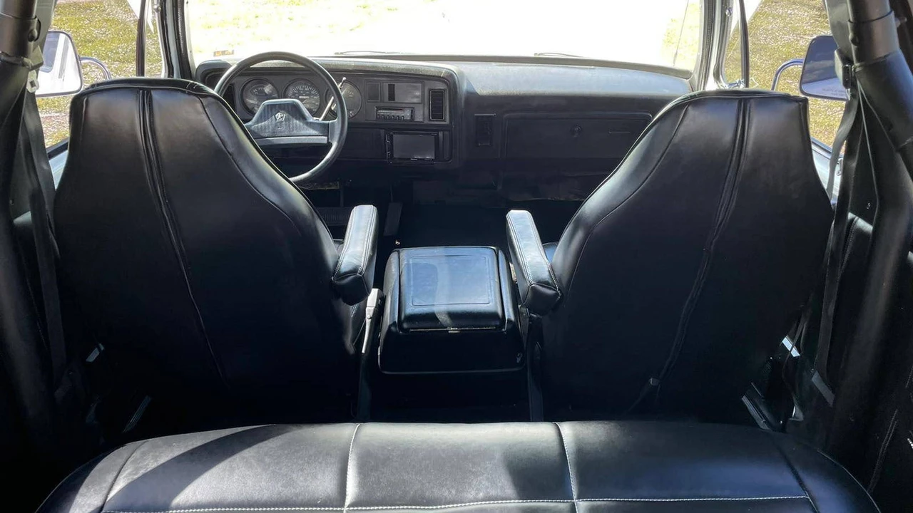 1990 Dodge Ramcharger - Image 5 of 12