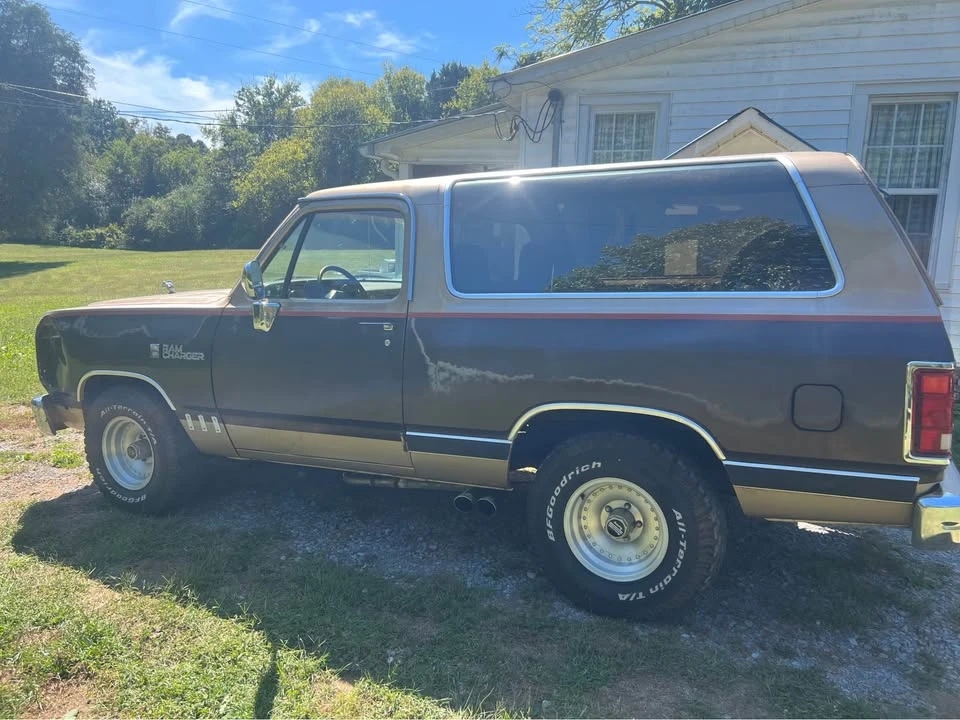1990 Dodge Ramcharger - Image 6 of 14