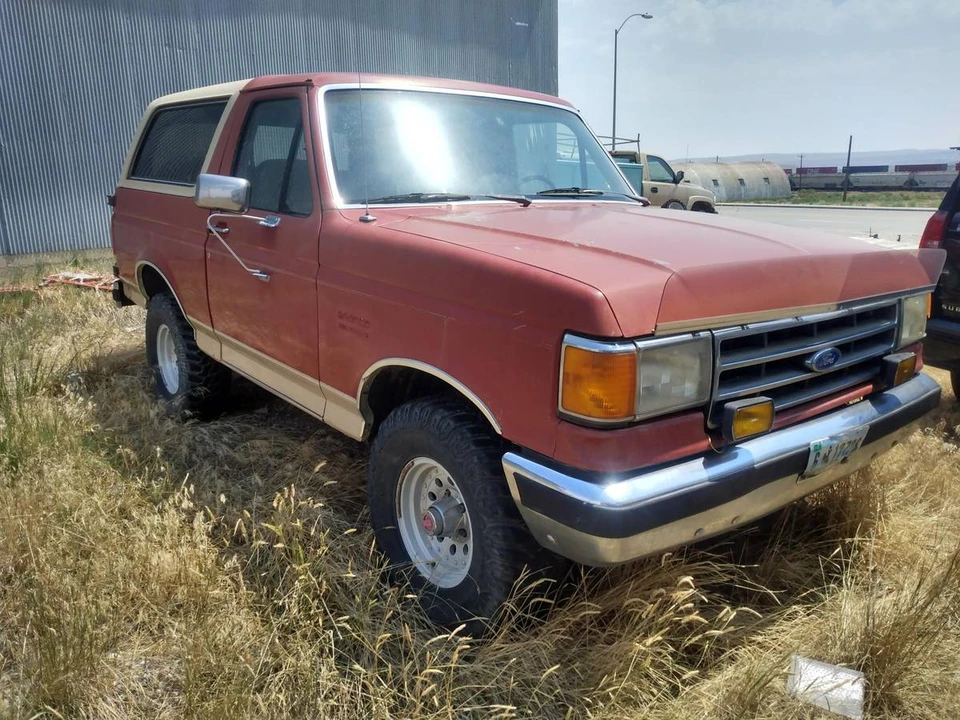 1990 Ford Bronco 4th Gen - Image 2 of 5